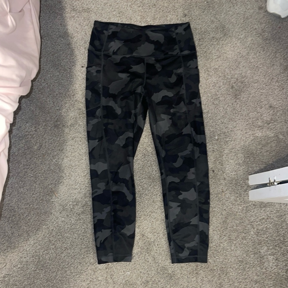 Yogalicious Dark Camo Athletic Leggings